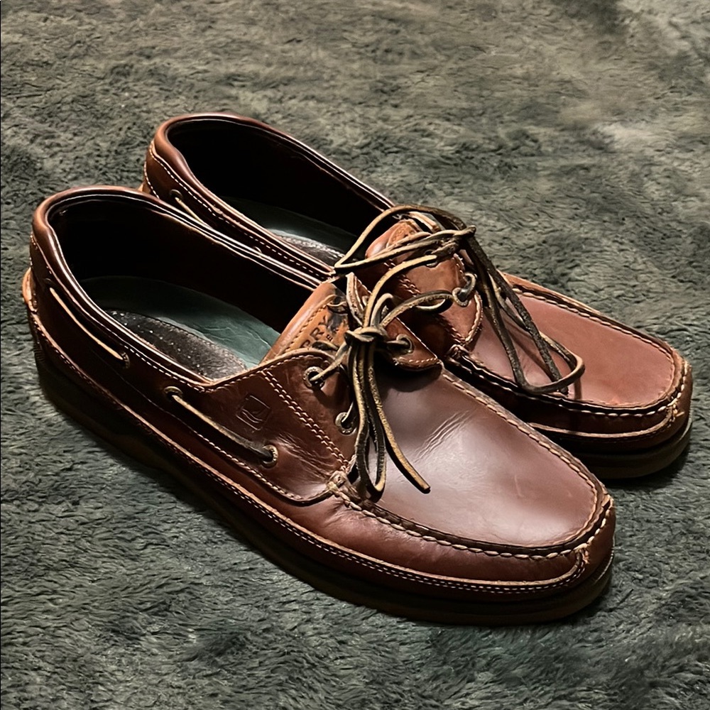 Sperry Brown Leather Boat Shoes with Moccasin Stitching